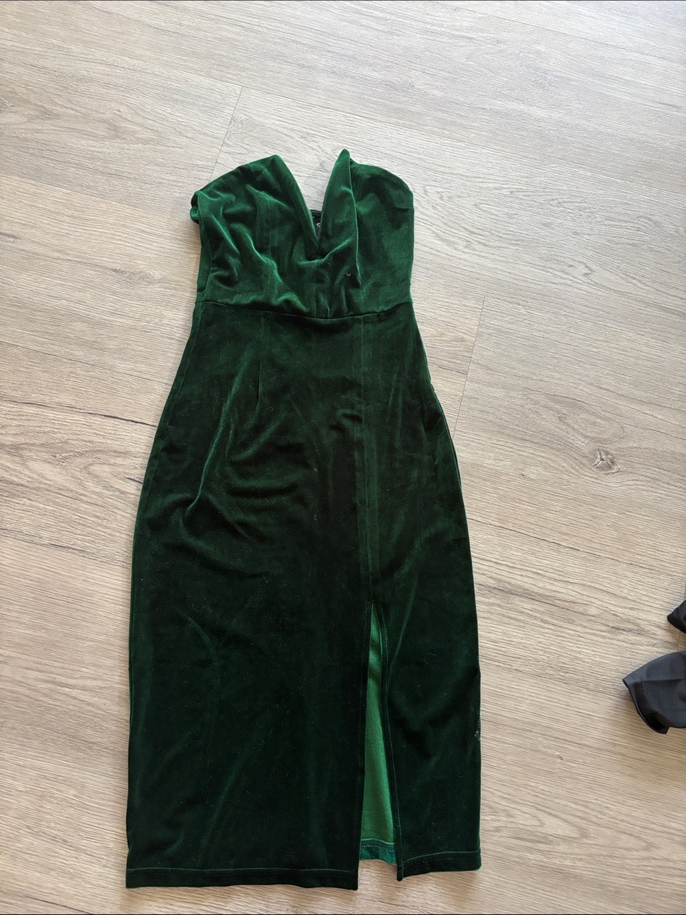 Windsor Strapless Velvet Midi Dress in Forest Green